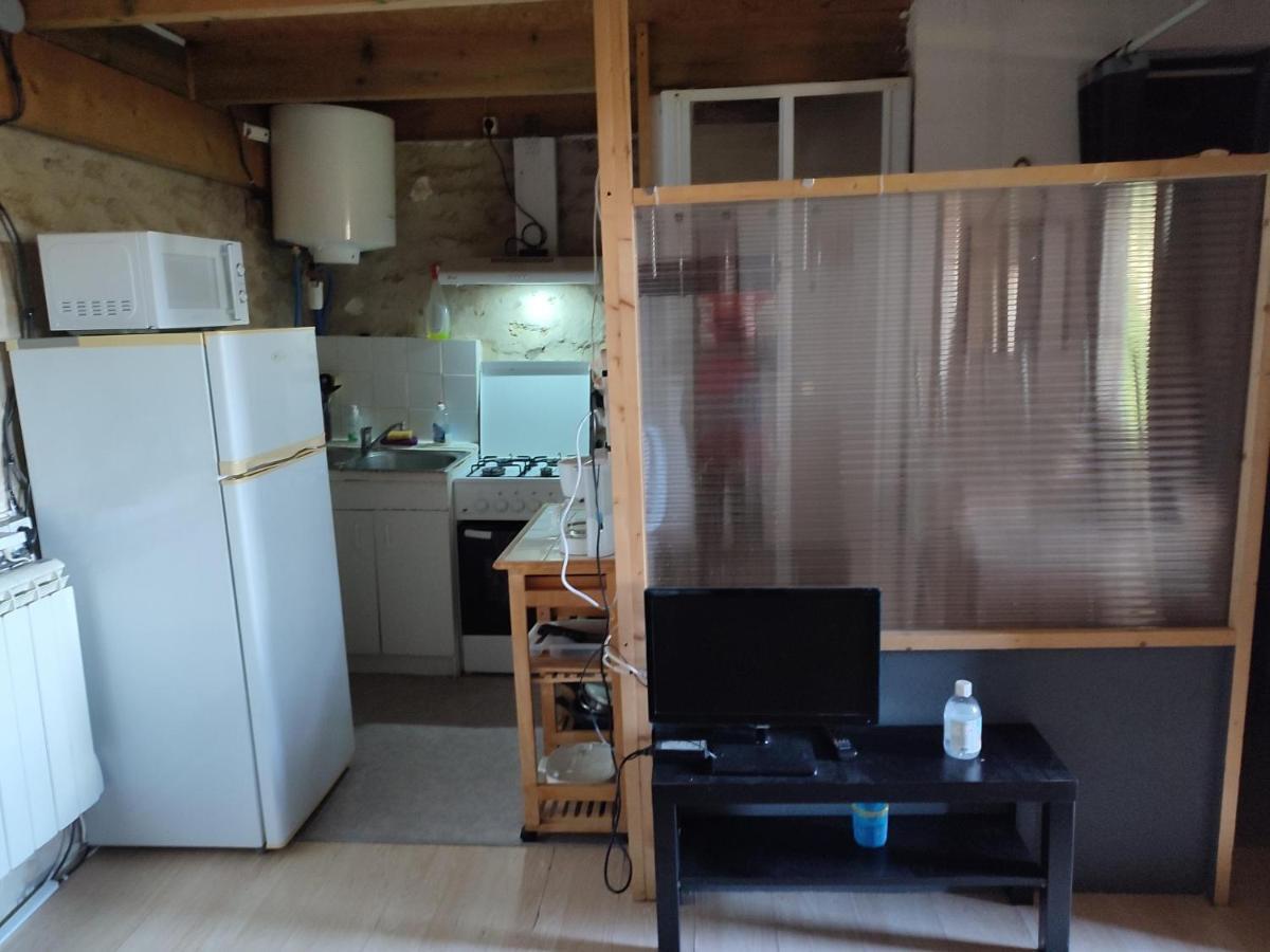 Вилла La Mini Ferme De Maelou Sermaises Экстерьер фото
