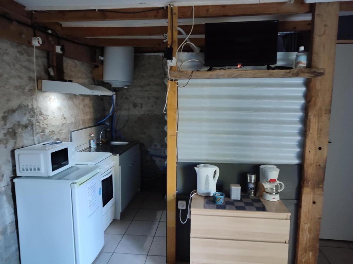 Вилла La Mini Ferme De Maelou Sermaises Экстерьер фото